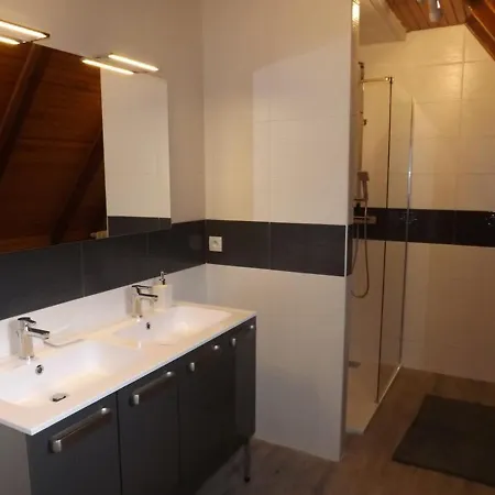 Charmant Gite Au Coeur Des Volcans D'auvergne, A 4 Km Du Super-lioran, Avec Jardin, Cheminee Et Wi-fi - Fr-1-742-31 Holiday home
